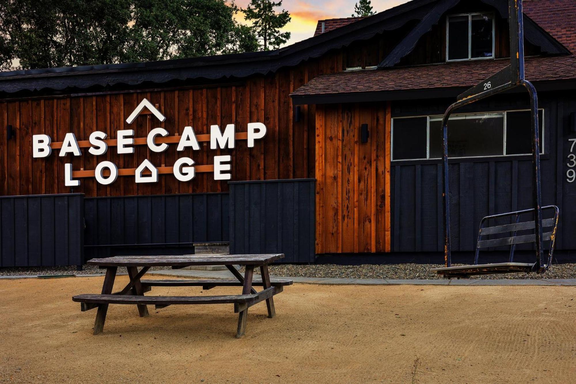 Basecamp Lodge เมาท์แชสตา ภายนอก รูปภาพ